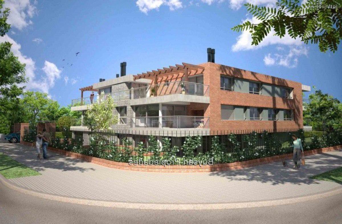 3 bedrooms Apartment in Montevideo, Uruguay No. 10765