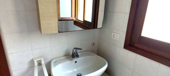 Квартира с 2 спальнями в Тревильо, Италия № 370108 16