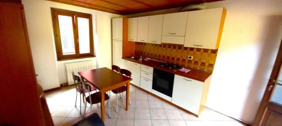 Квартира с 2 спальнями в Тревильо, Италия № 370108 11