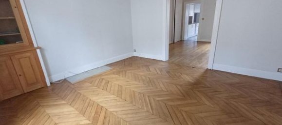 5 bedrooms Villa in Le Mans, France No. 315205 3