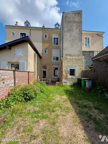 5 bedrooms Villa in Le Mans, France No. 315205