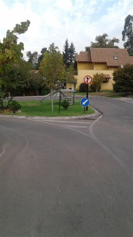 4 bedrooms House in Santiago, Chile No. 4450