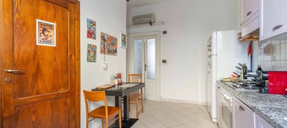 1 bedroom Apartment in Milan, Italy No. 273242 2