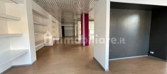 4-Zimmer Gewerbliche Immobilie in Santo Stefano Belbo, Italy, Nr. 308831 5