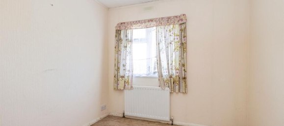 Парковка с 2 спальнями в Уотфорд, Великобритания № 6258 6