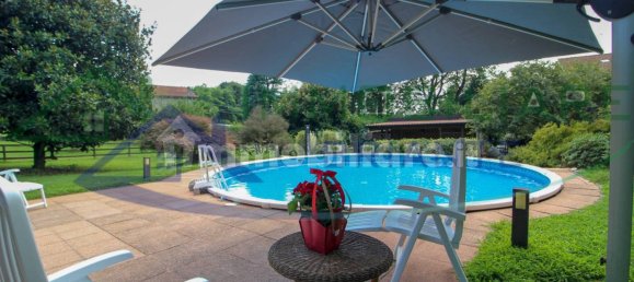 2 bedrooms House in Somma Lombardo, Italy No. 293509 4