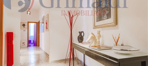 3 rooms Apartment in Rome, Italy No. 228272 3