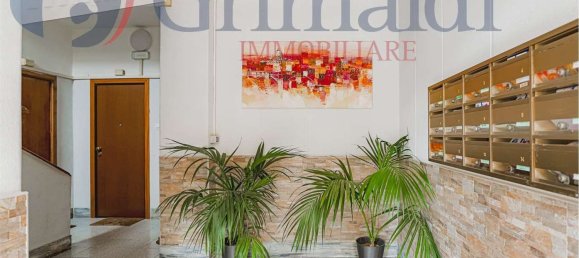 3 rooms Apartment in Rome, Italy No. 228272 2