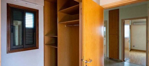 3 bedrooms House in Strovolos, Cyprus No. 6375 9