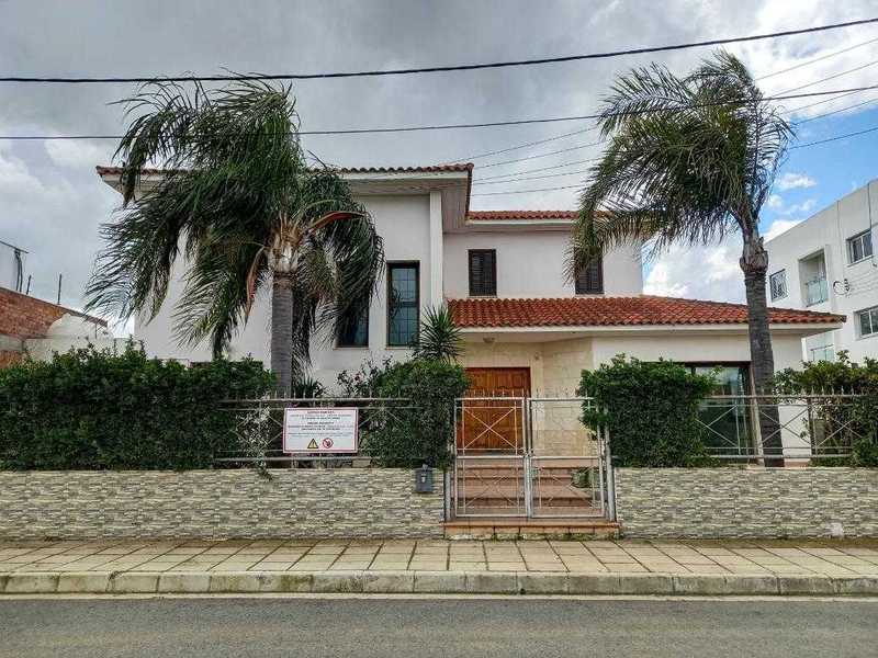 3 bedrooms House in Strovolos, Cyprus No. 6375