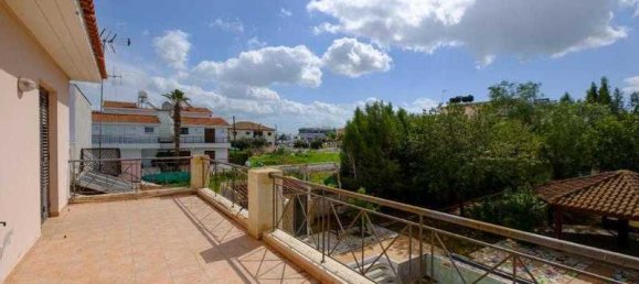 3 bedrooms House in Strovolos, Cyprus No. 6375 8