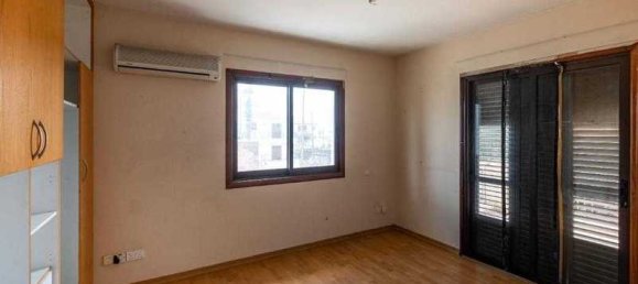 3 bedrooms House in Strovolos, Cyprus No. 6375 12