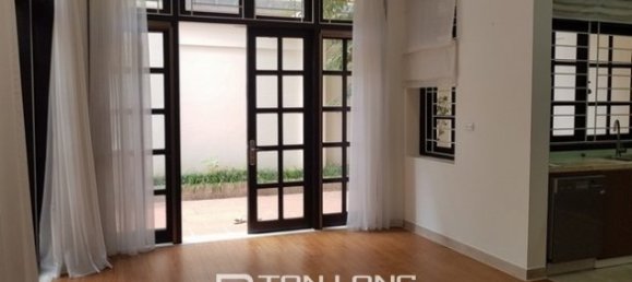 4 bedrooms Villa in Tay Ho, Vietnam No. 1912 5