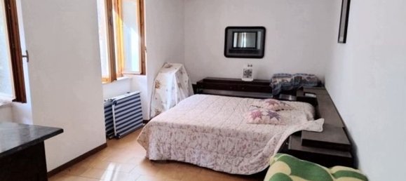5 rooms Apartment in Preci, Italy No. 69816 4