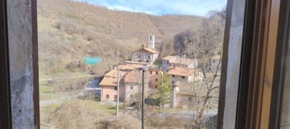 5 rooms Apartment in Preci, Italy No. 69816 6