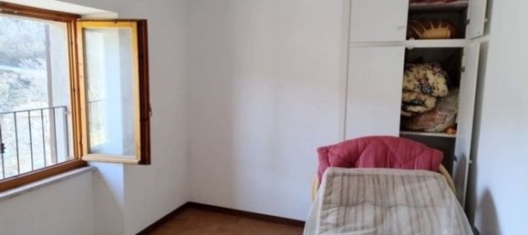 5 rooms Apartment in Preci, Italy No. 69816 7
