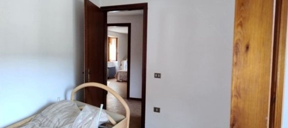 5 rooms Apartment in Preci, Italy No. 69816 8