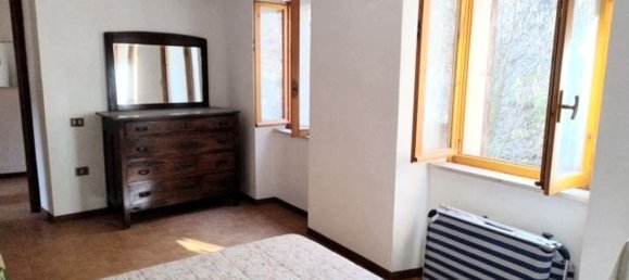 5 rooms Apartment in Preci, Italy No. 69816 5