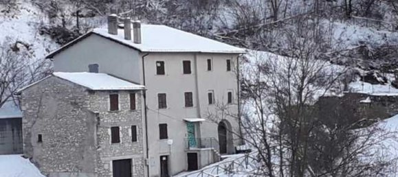 5 rooms Apartment in Preci, Italy No. 69816 12