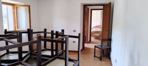 5 rooms Apartment in Preci, Italy No. 69816 19