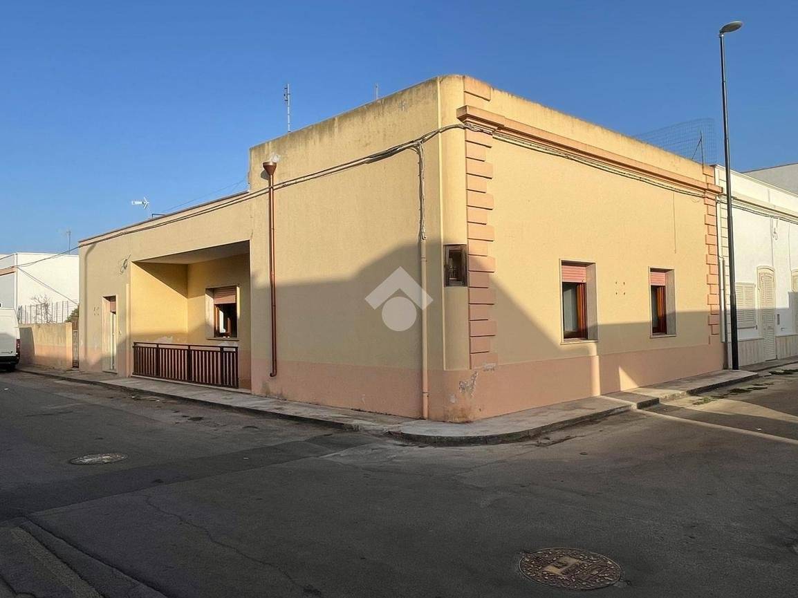 3 bedrooms House in Racale, Italy No. 280618