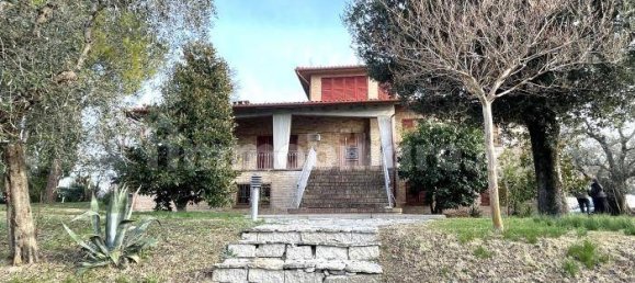 4 bedrooms Villa in Corinaldo, Italy No. 193733 5