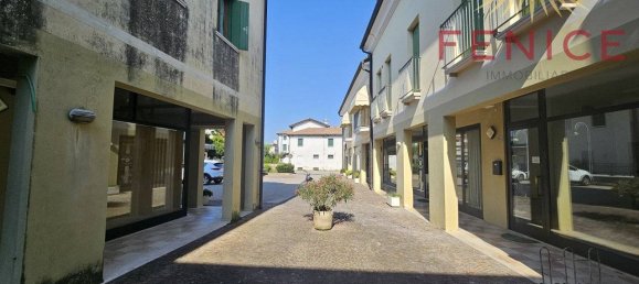 3 rooms Commercial property in Caerano di San Marco, Italy No. 327764 14