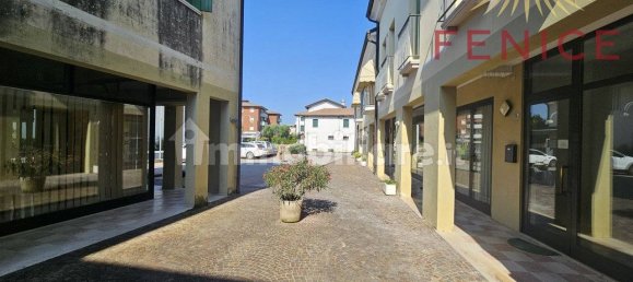 3 rooms Commercial property in Caerano di San Marco, Italy No. 327764 12