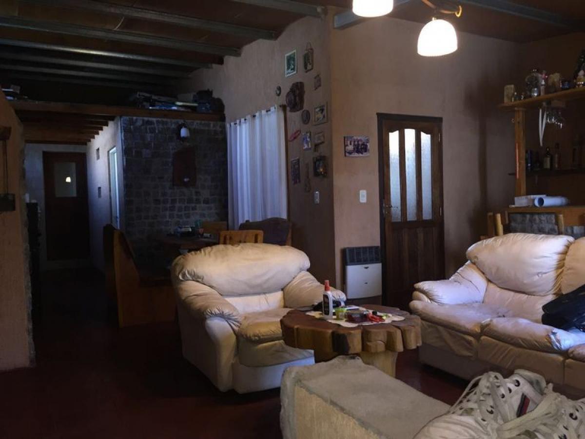 4 bedrooms House in Mar del Plata, Argentina No. 83261