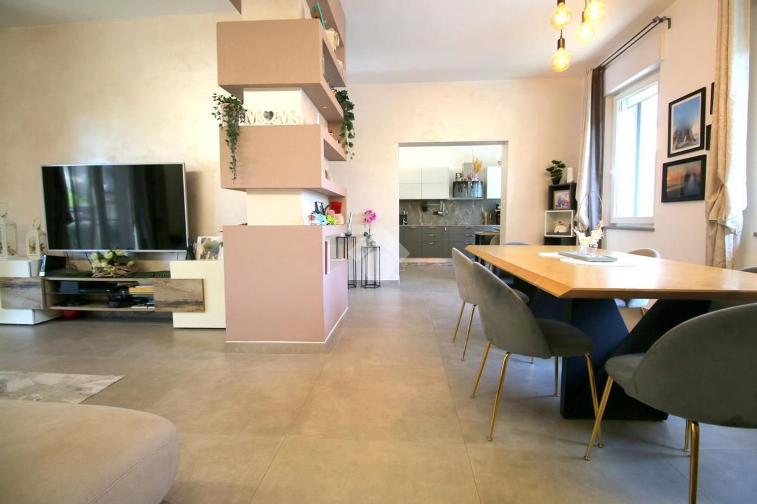 4 غرف نوم فيلا في Caronno Pertusella, Italy رقم 391403