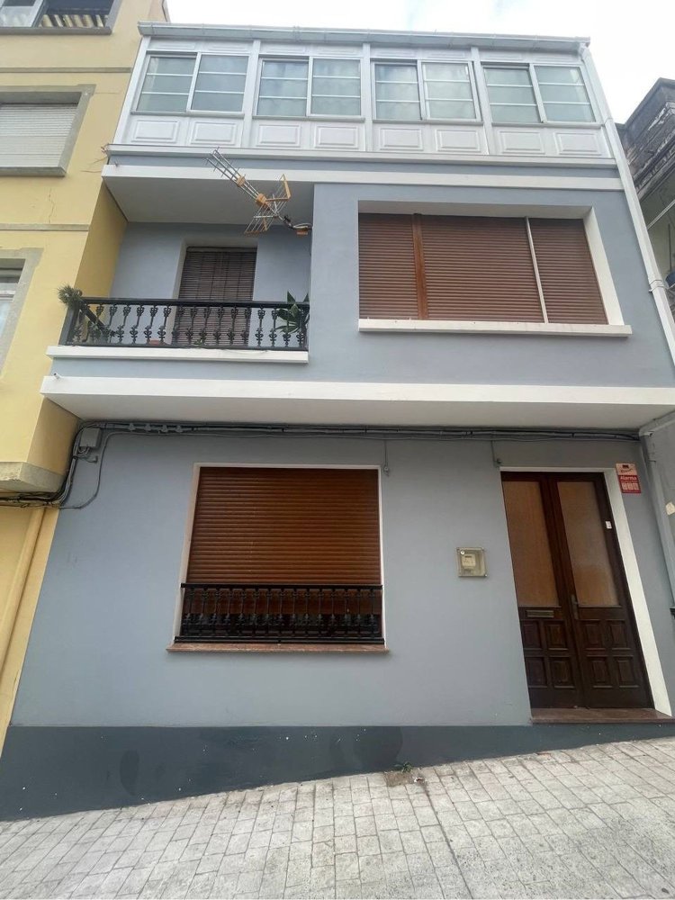 4 bedrooms House in A Coruna, Spain No. 210619