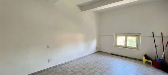 5 bedrooms Apartment in Modena, Italy No. 377036 9