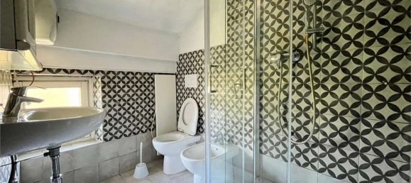 5 bedrooms Apartment in Modena, Italy No. 377036 12