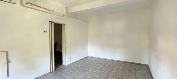 5 bedrooms Apartment in Modena, Italy No. 377036 7