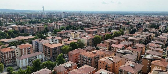 3 bedrooms Apartment in Verona, Italy No. 313083 4