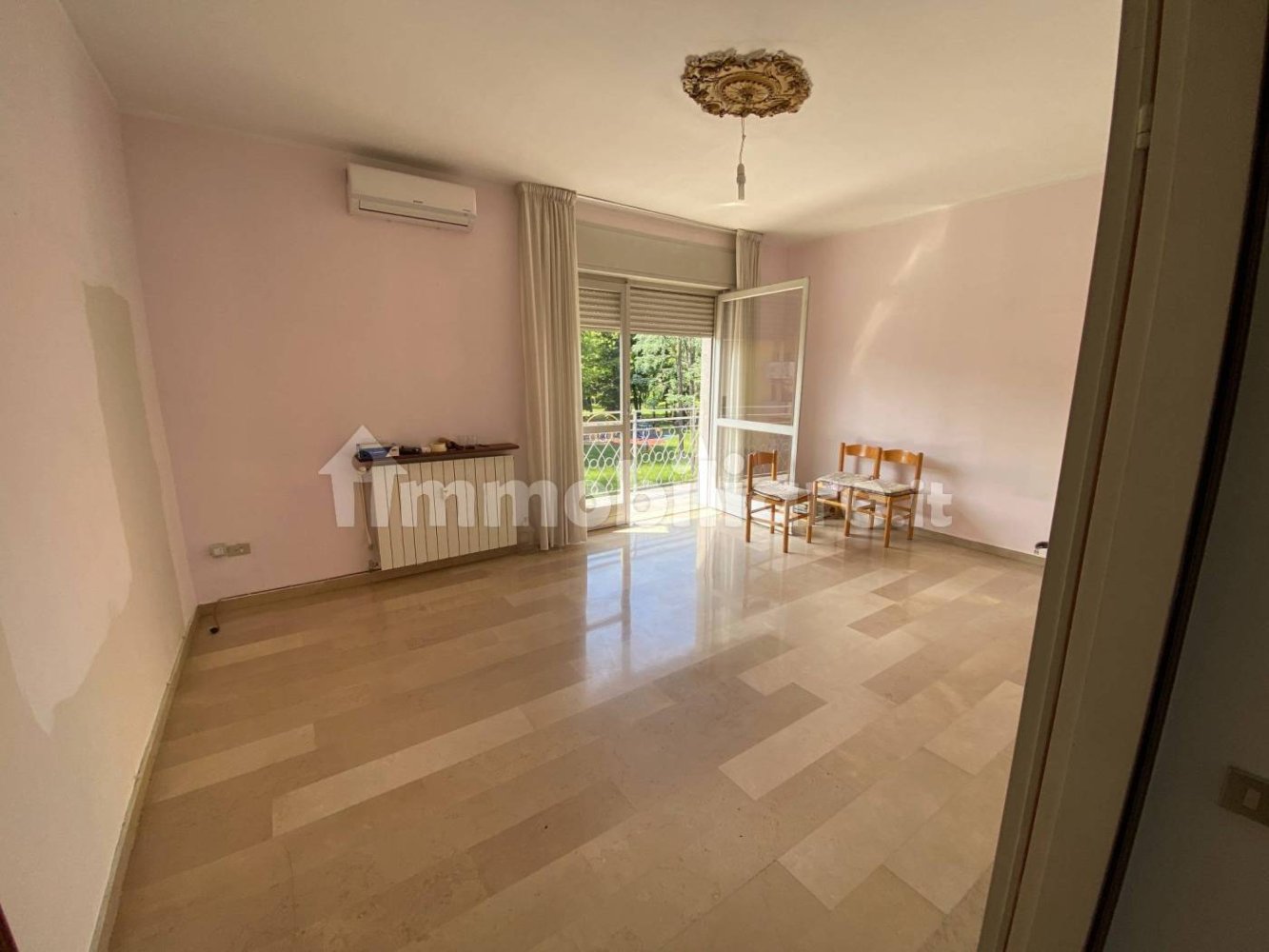 Apartamento de 2 dormitorios en Castellanza, Italy No. 338706