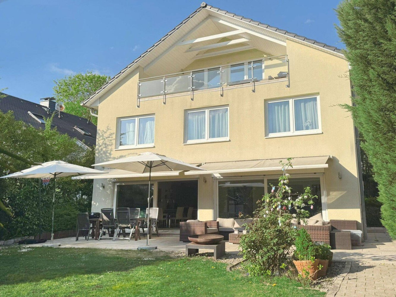3 bedrooms Villa in Wiesbaden, Germany No. 306509