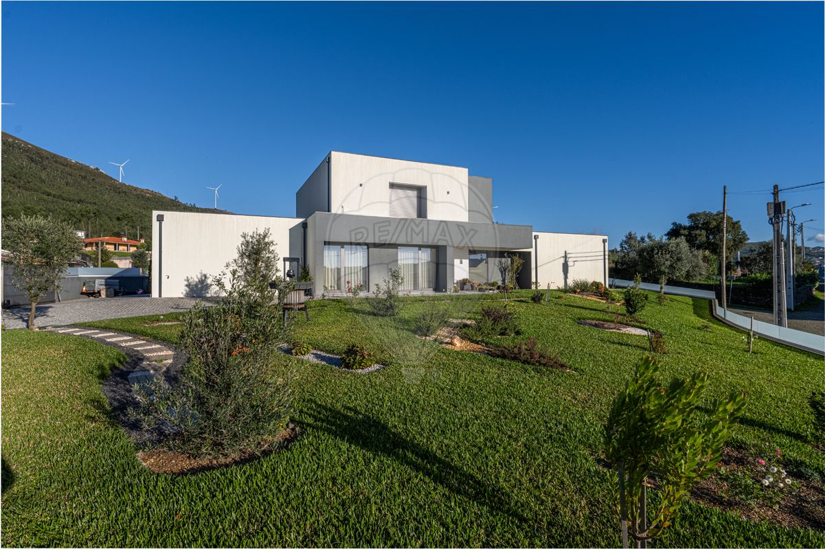 4 bedrooms House in Penafiel, Portugal No. 22722