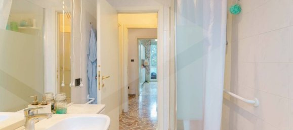 2 bedrooms Apartment in Bologna, Italy No. 20704 10