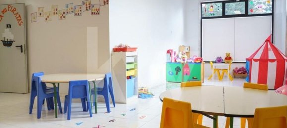 217m² Commercial property in Sintra, Portugal No. 91375 13