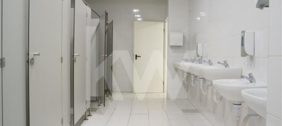 217m² Commercial property in Sintra, Portugal No. 91375 15