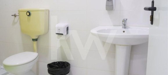 217m² Commercial property in Sintra, Portugal No. 91375 19