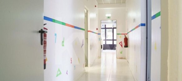 217m² Commercial property in Sintra, Portugal No. 91375 6