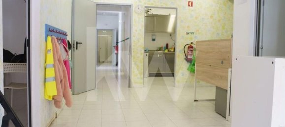 217m² Commercial property in Sintra, Portugal No. 91375 3