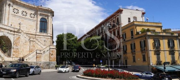 105m² Commercial property in Cagliari, Italy No. 83619 2