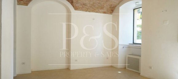 105m² Commercial property in Cagliari, Italy No. 83619 3