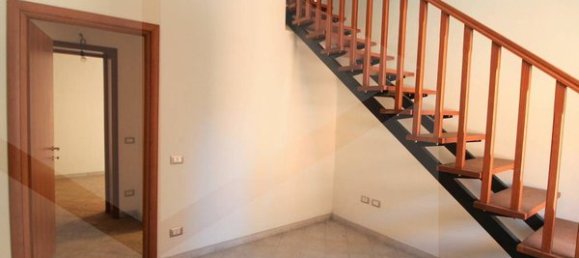 Dúplex de 3 habitaciónes en Ponsacco, Italy No. 24138 8