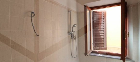 Dúplex de 3 habitaciónes en Ponsacco, Italy No. 24138 7