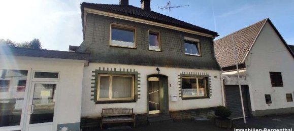 10-salle Bâtiment à Hochsauerlandkreis, Germany No. 73104 4