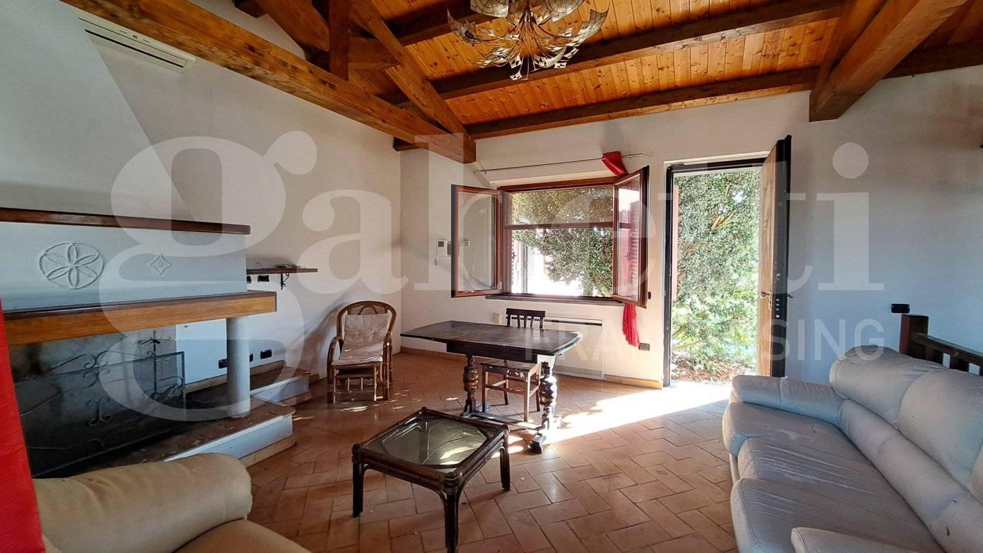 3 bedrooms Villa in Oristano, Italy No. 143493
